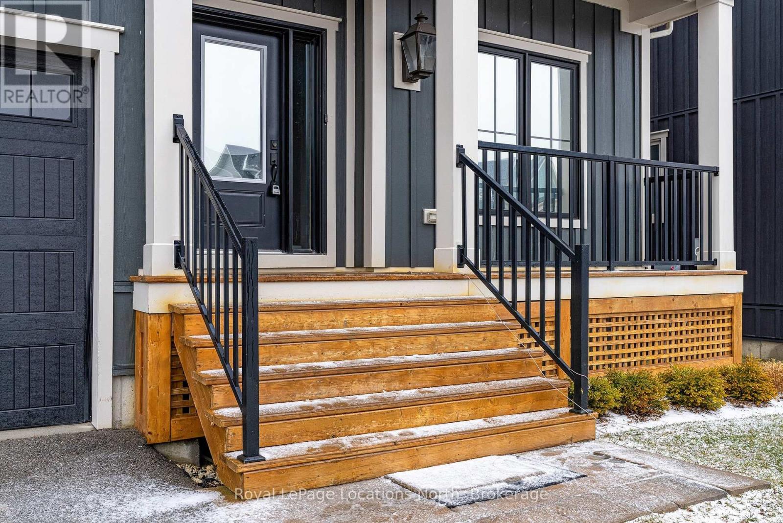 195 Courtland Street W, Blue Mountains, Ontario  L9Y 4E4 - Photo 2 - X12913460