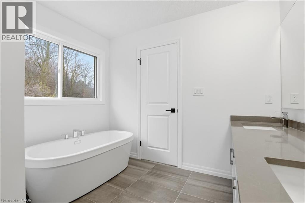 70 Quarry Park Drive, Kitchener, Ontario  N2B 0B2 - Photo 18 - 40814569