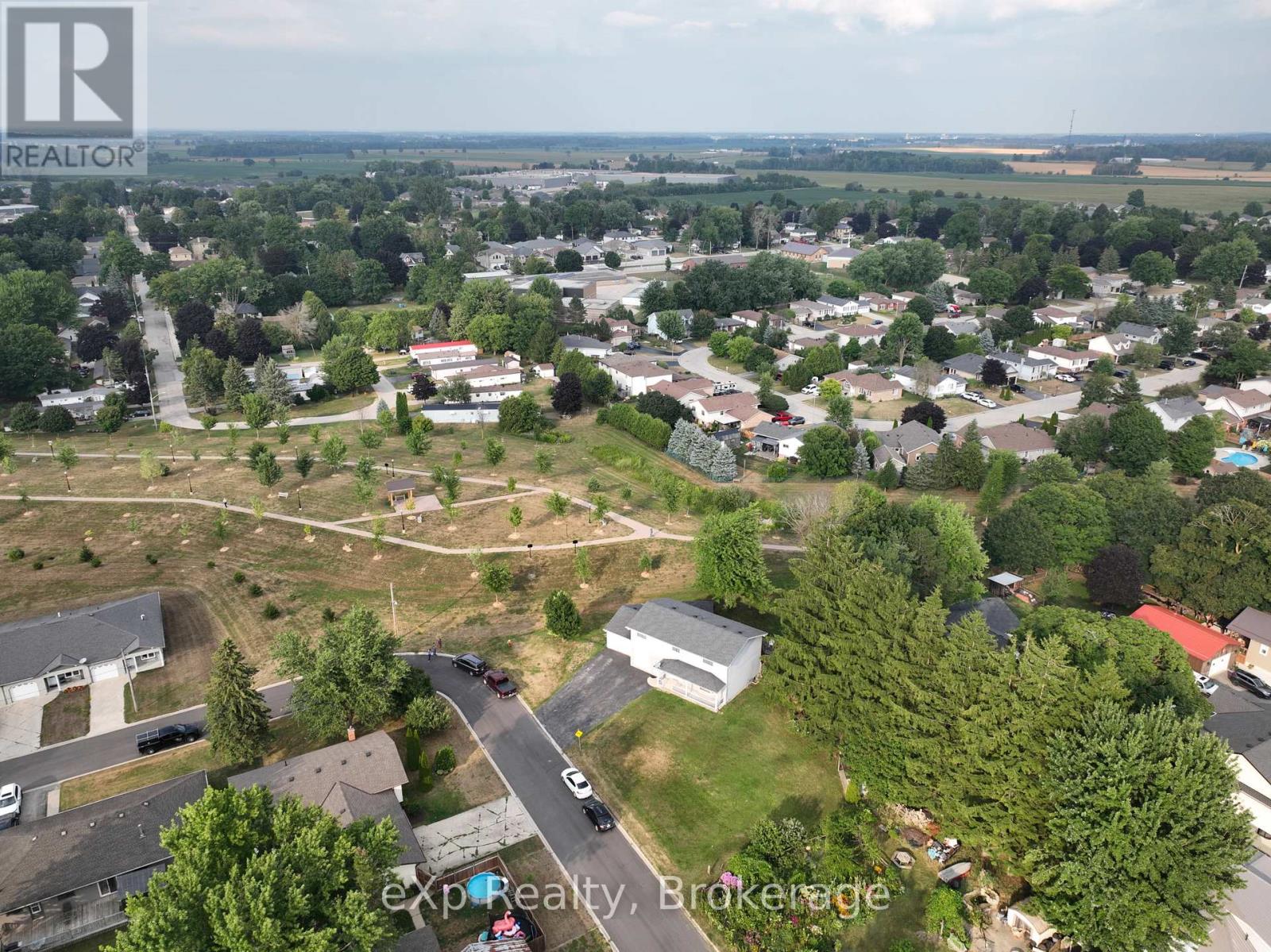 100 Arthur Street, Minto, Ontario  N0G 2P0 - Photo 14 - X12916998