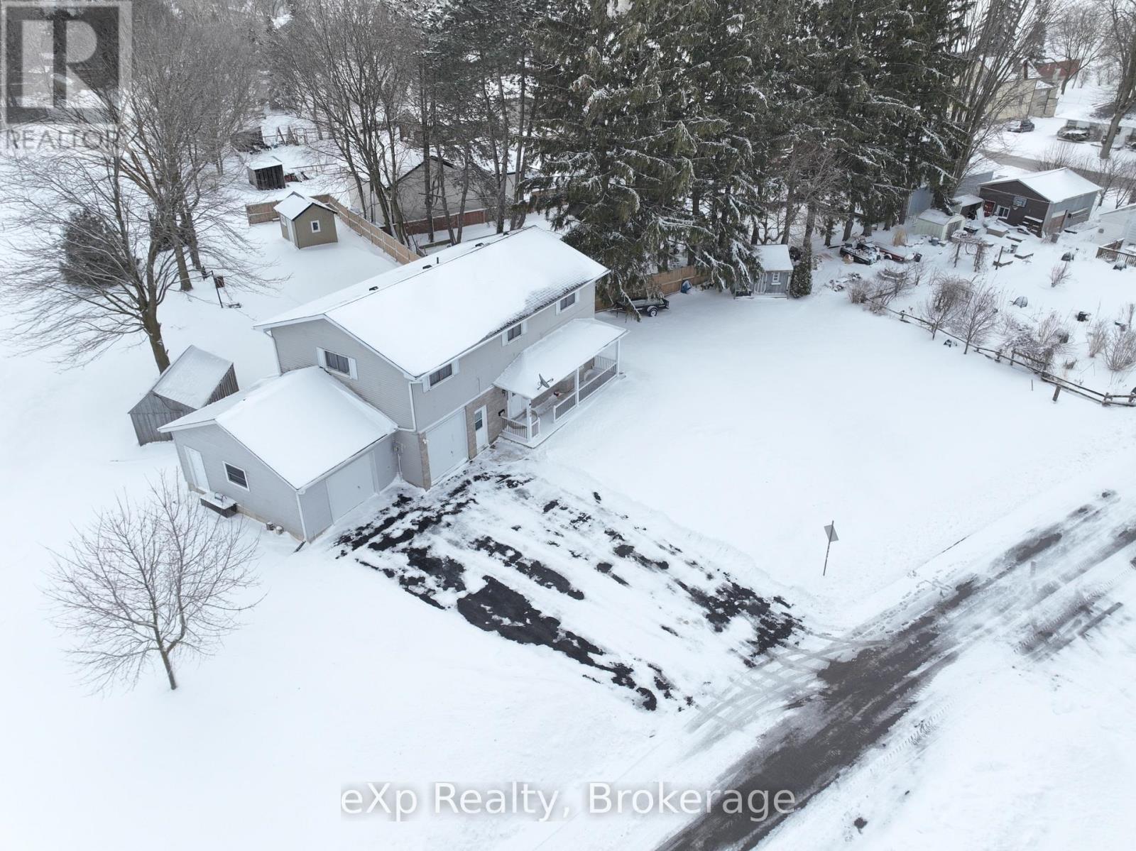 100 Arthur Street, Minto, Ontario  N0G 2P0 - Photo 4 - X12916998