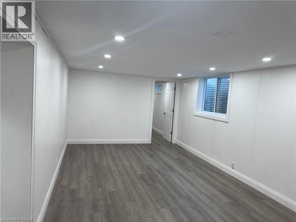 18 Cyprus Drive Unit# Lower, Kitchener, Ontario  N2M 4R5 - Photo 3 - 40813982