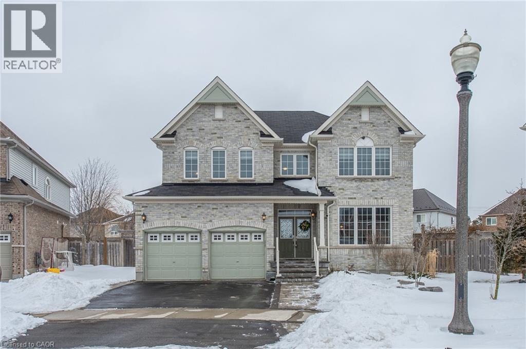 921 HIDEAWAY Court, Kitchener, Ontario
