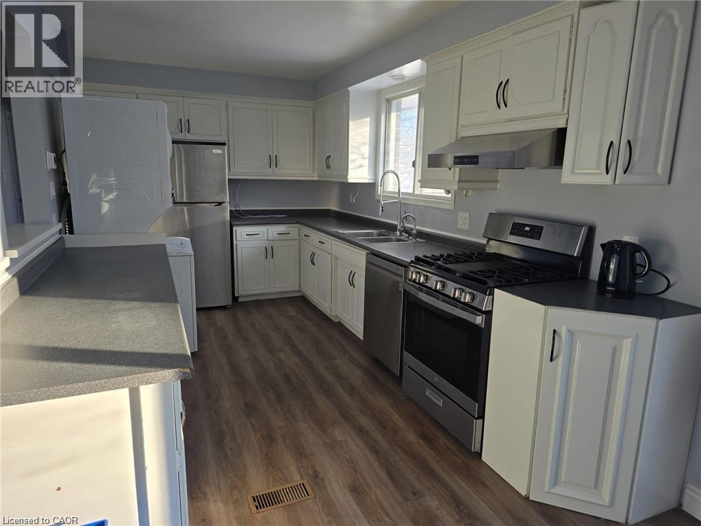 593 Mount Anne Drive, Waterloo, Ontario  N2L 4W6 - Photo 4 - 40815449