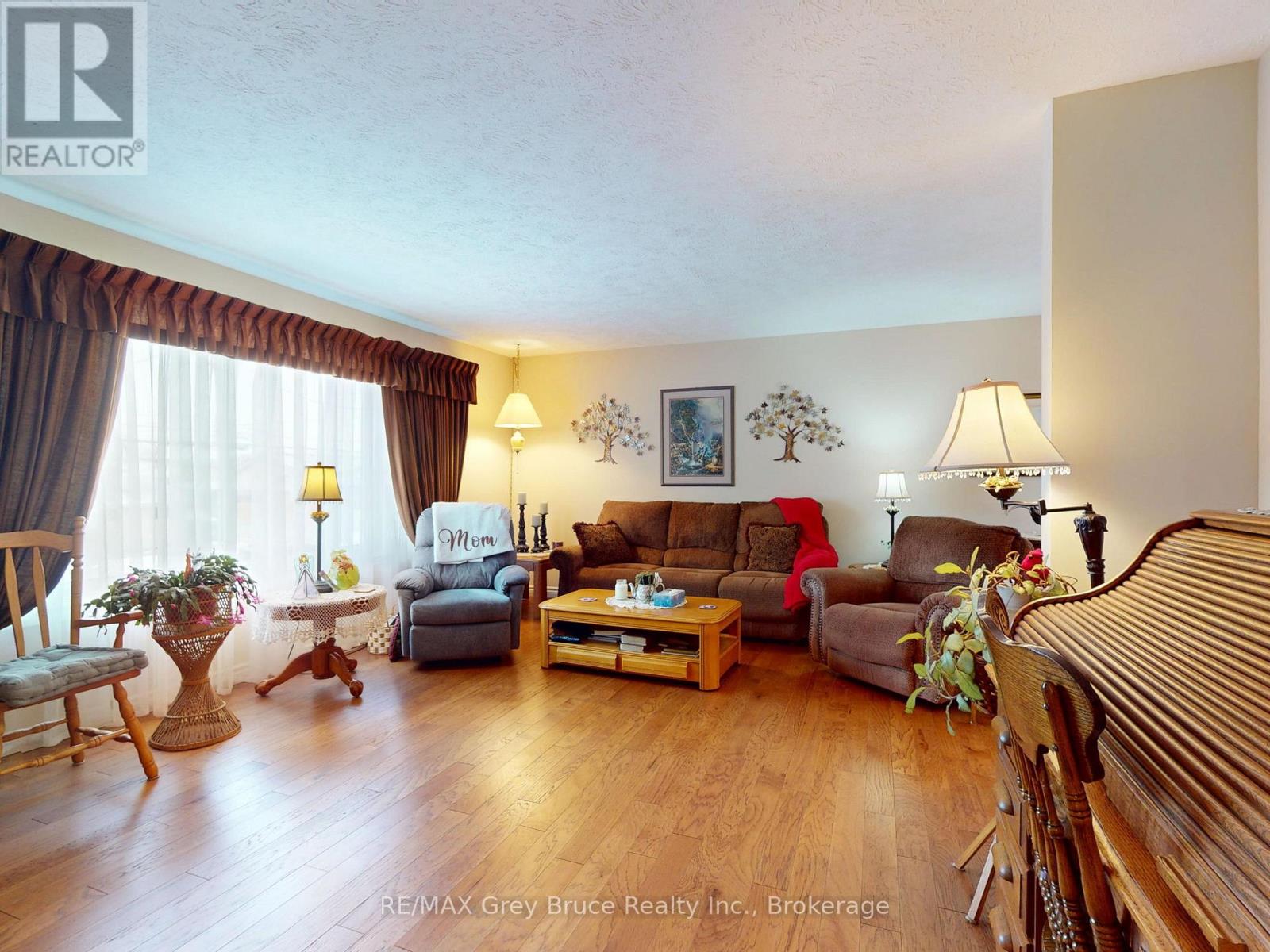 560 20th Street E, Owen Sound, Ontario  N4K 2B6 - Photo 5 - X12927836