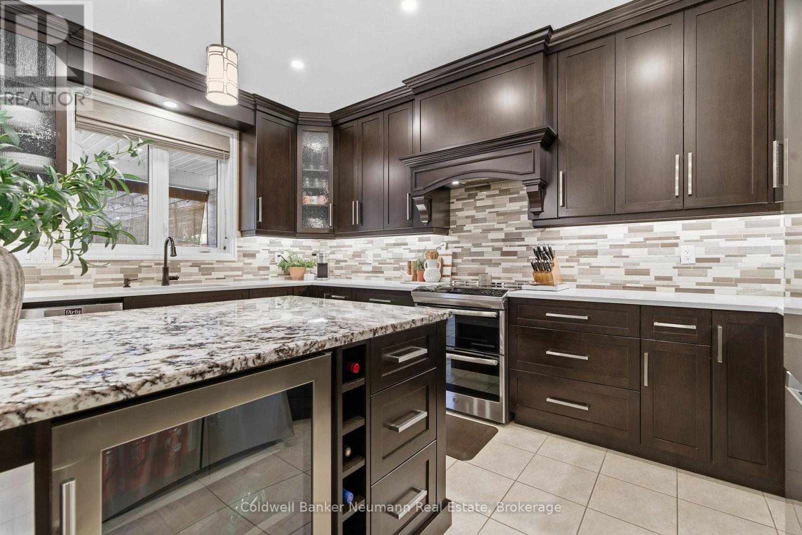 356 Falling Green Crescent, Kitchener, Ontario  N2R 0G4 - Photo 14 - X12928620