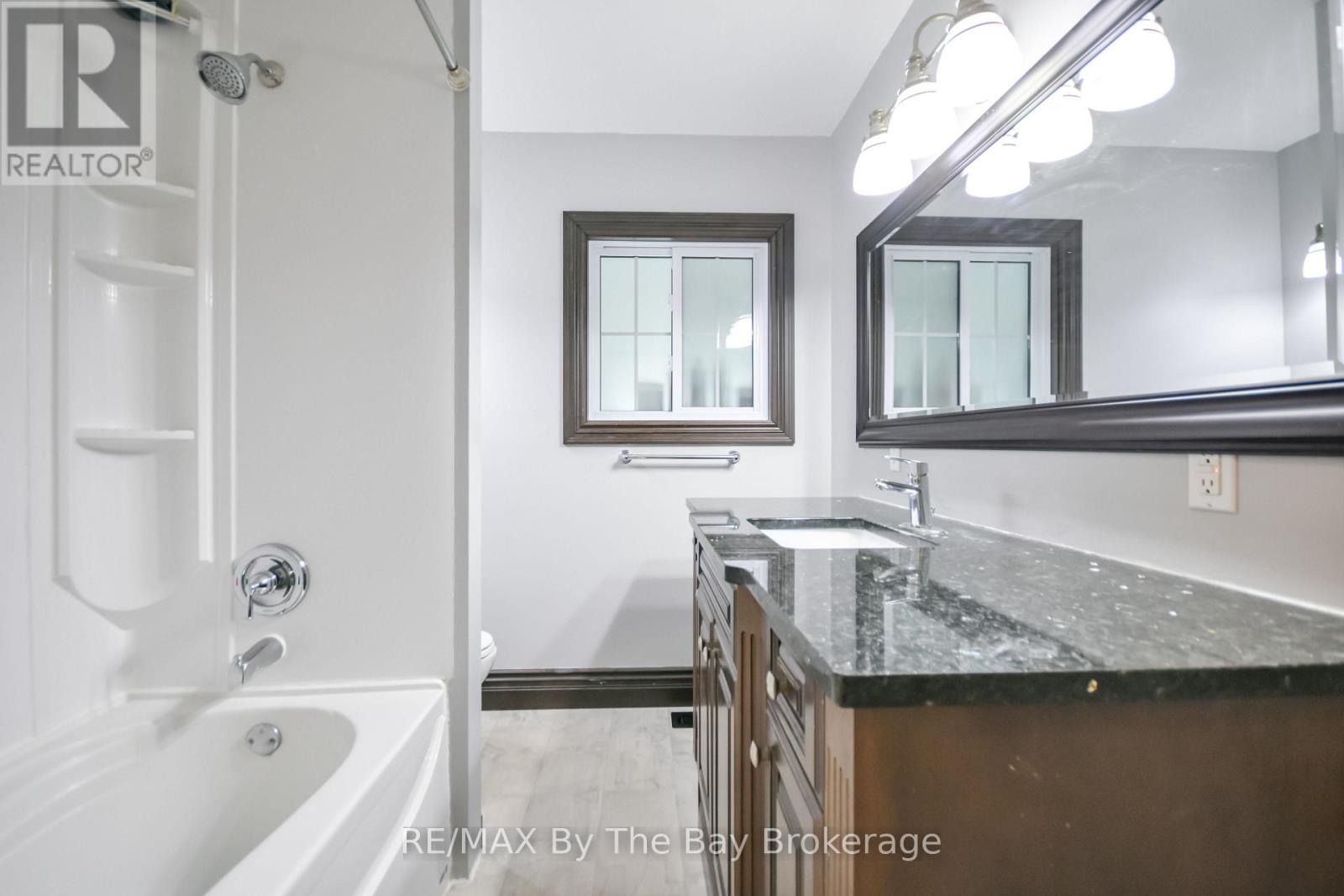 111 Balm Beach Road E, Tiny, Ontario  L0L 2J0 - Photo 33 - S12930798