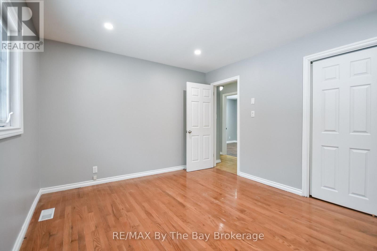 111 Balm Beach Road E, Tiny, Ontario  L0L 2J0 - Photo 38 - S12930798