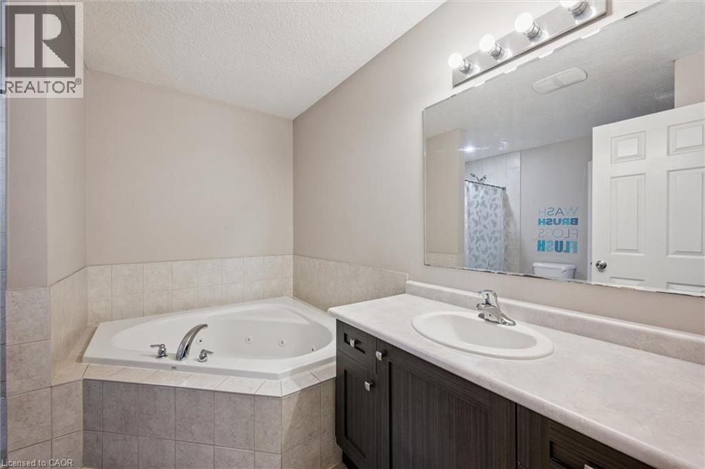 3045 Springmeadow Road Unit# 3, London, Ontario  N6J 3V9 - Photo 14 - 40814007