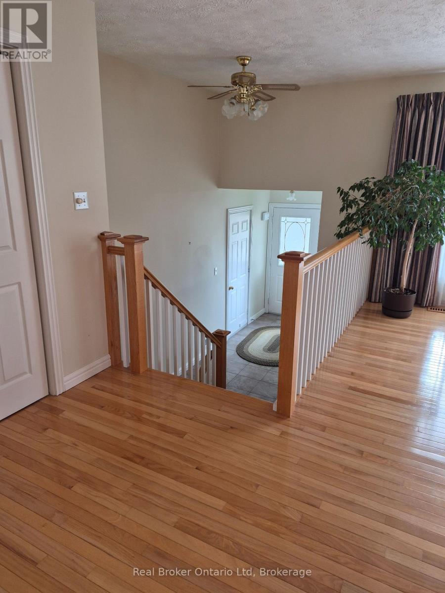 2022 7th Avenue E, Owen Sound, Ontario  N4K 6R9 - Photo 9 - X12934108