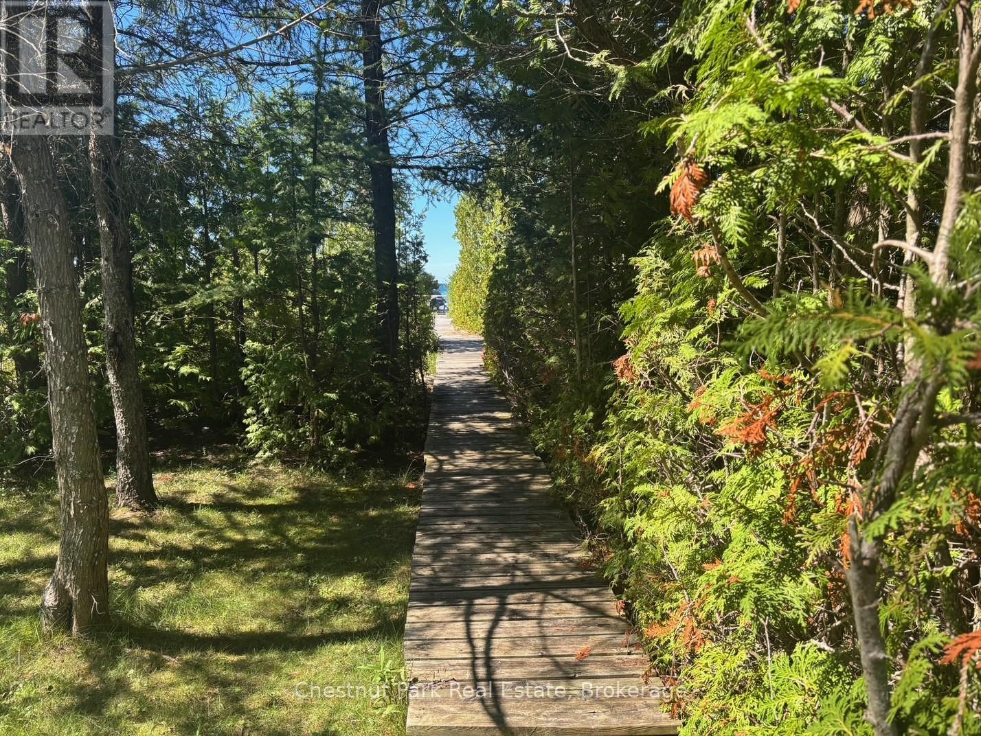 139 Huron Drive, Northern Bruce Peninsula, Ontario  N0H 2R0 - Photo 37 - X12935108