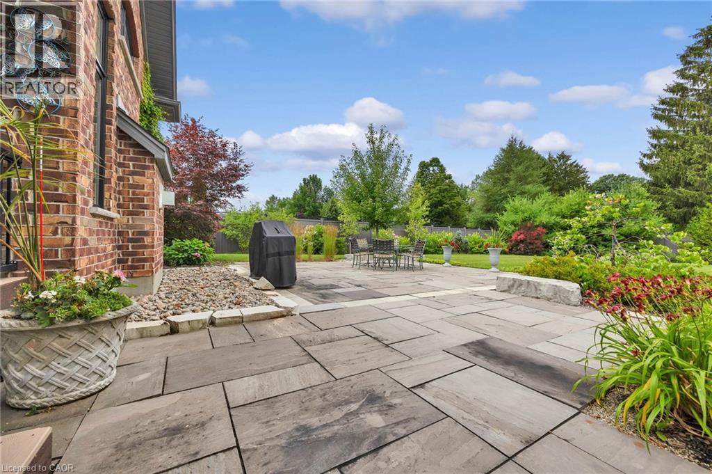 585 Regal Place, Waterloo, Ontario  N2V 2G3 - Photo 3 - 40815343