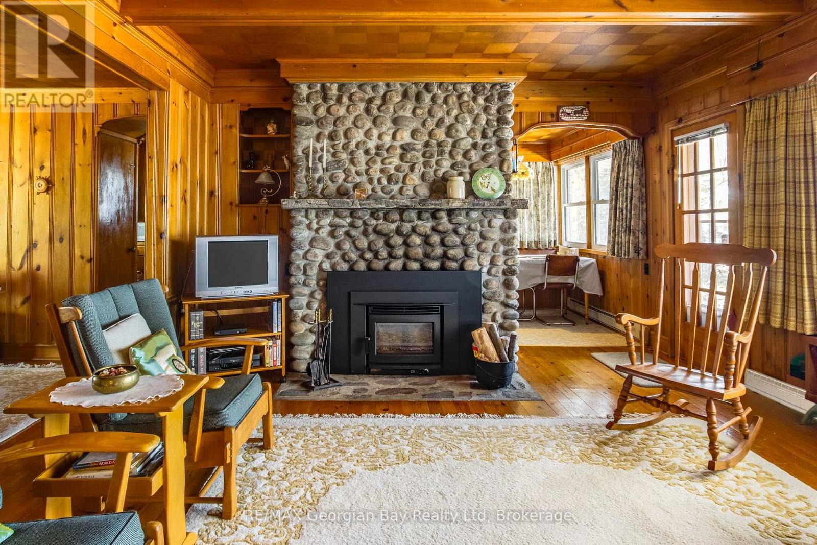 750 Tiny Beaches Road S, Tiny, Ontario  L0L 2T0 - Photo 10 - S12935366