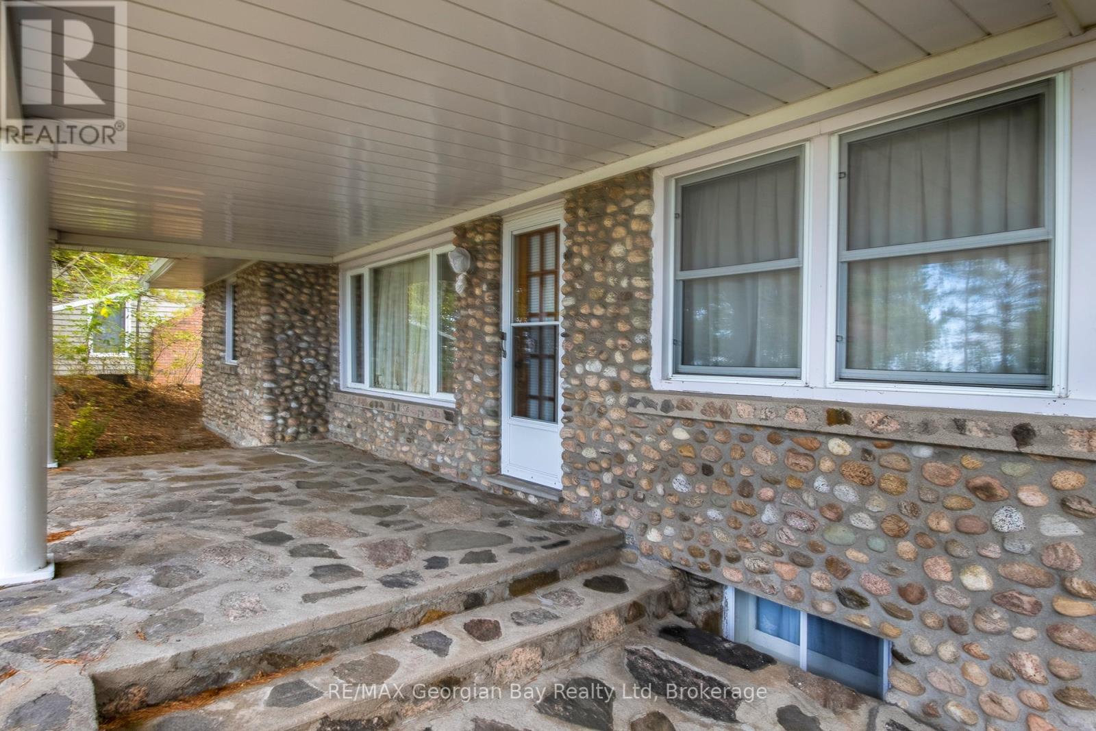 750 Tiny Beaches Road S, Tiny, Ontario  L0L 2T0 - Photo 25 - S12935366