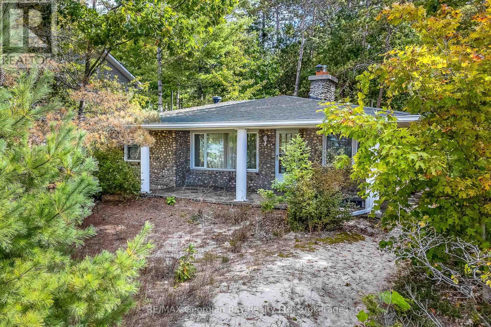 750 Tiny Beaches Road S, Tiny, Ontario  L0L 2T0 - Photo 3 - S12935366