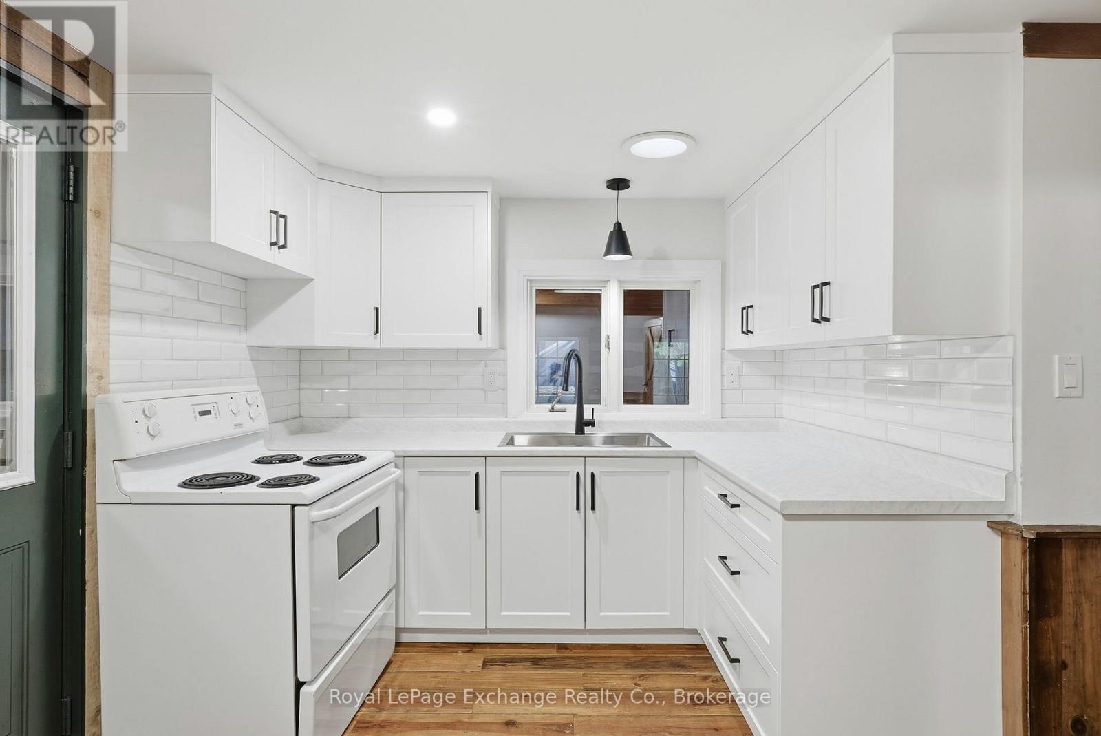 105 Stratford Street, Huron-Kinloss, Ontario  N2Z 2X3 - Photo 14 - X12935312