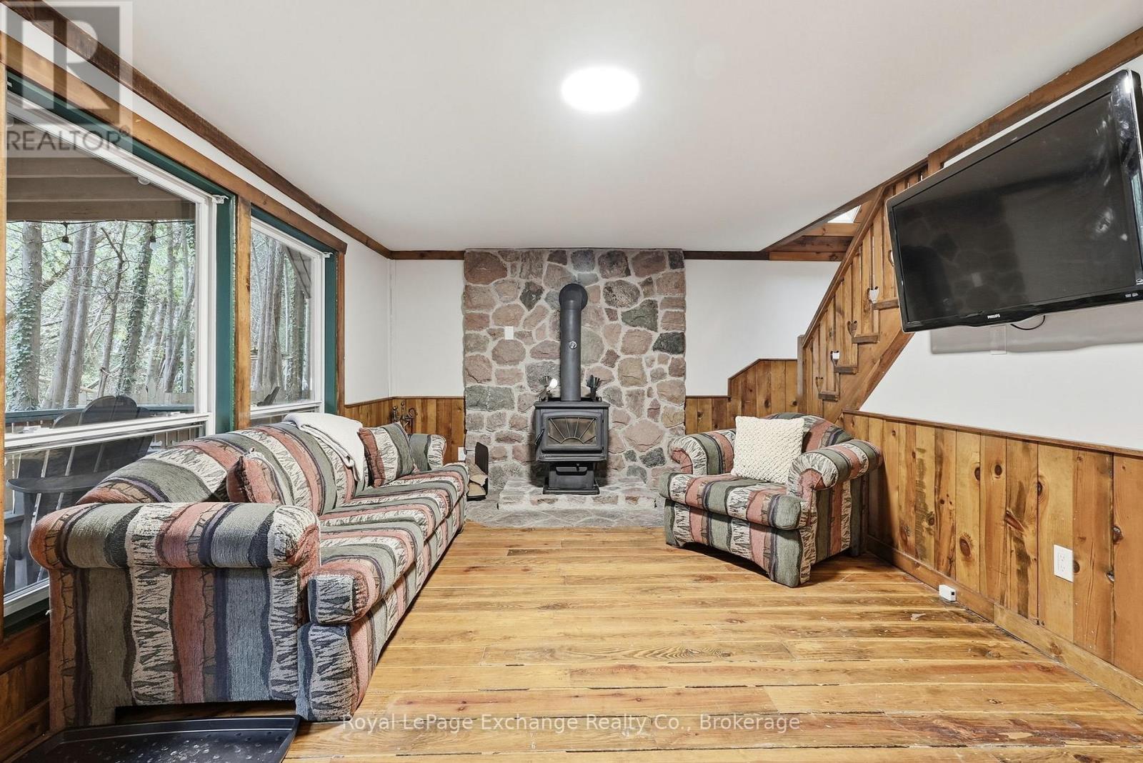 105 Stratford Street, Huron-Kinloss, Ontario  N2Z 2X3 - Photo 8 - X12935312