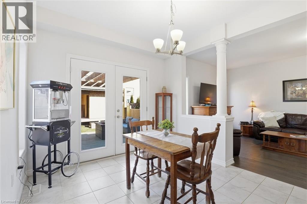 18 Vic Chambers Place, Paris, Ontario  N3L 0E6 - Photo 7 - 40812305