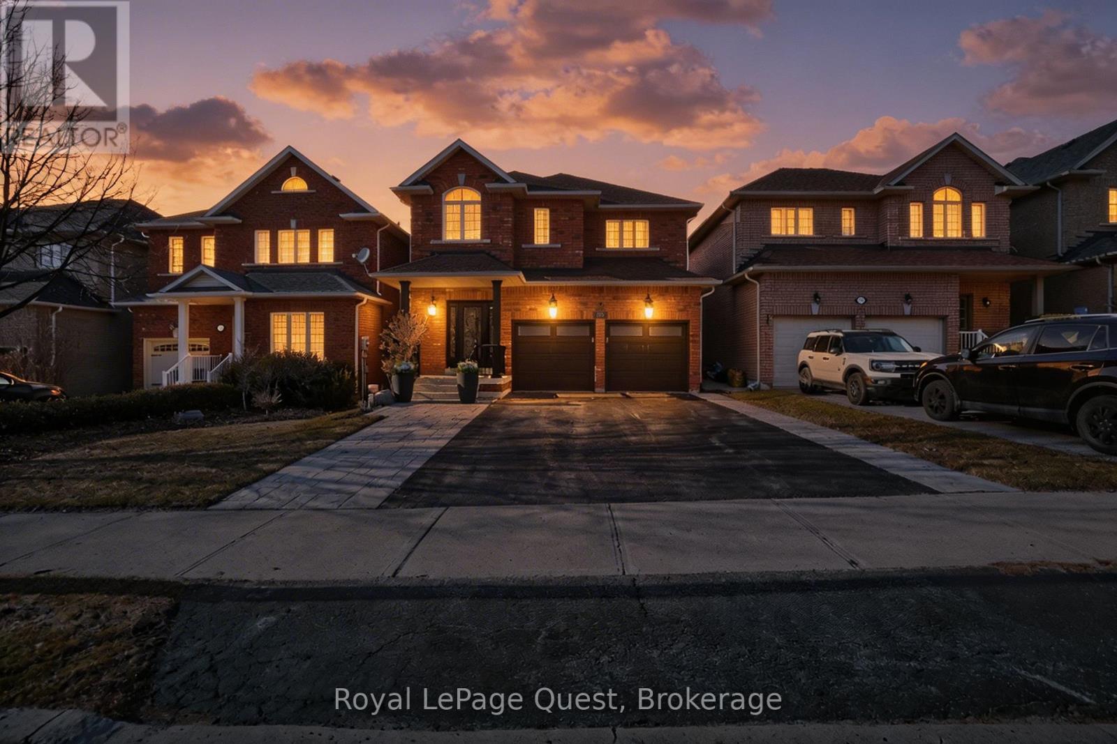 153 WOODBURY CRESCENT, Newmarket, Ontario