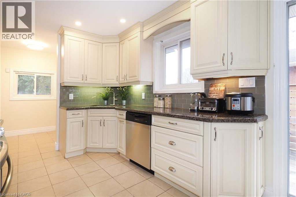 163 Pinegrove Crescent, Waterloo, Ontario  N2L 4T9 - Photo 12 - 40814213