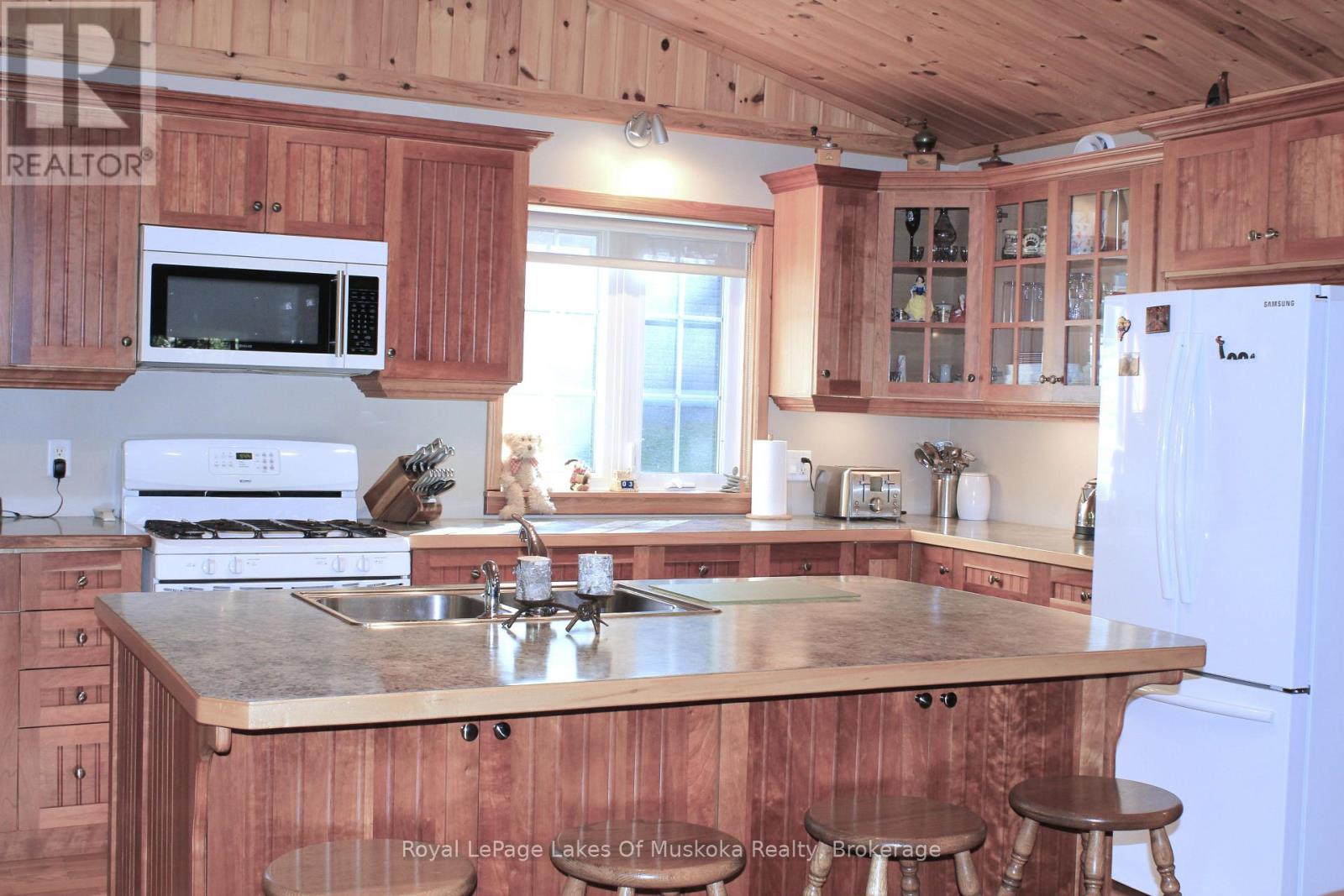 340 Wurm Road, Magnetawan, Ontario  P0A 1P0 - Photo 11 - X12938092