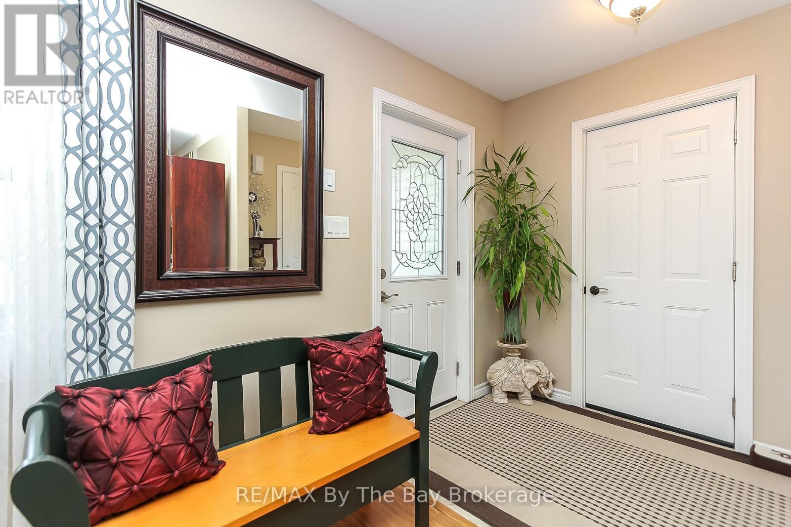 99 Lily Drive, Wasaga Beach, Ontario  L9Z 2Z2 - Photo 10 - S12938126