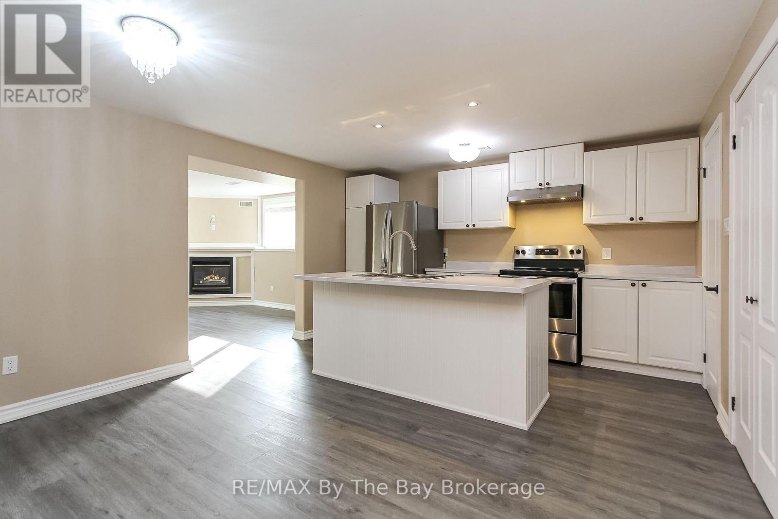 99 Lily Drive, Wasaga Beach, Ontario  L9Z 2Z2 - Photo 43 - S12938126