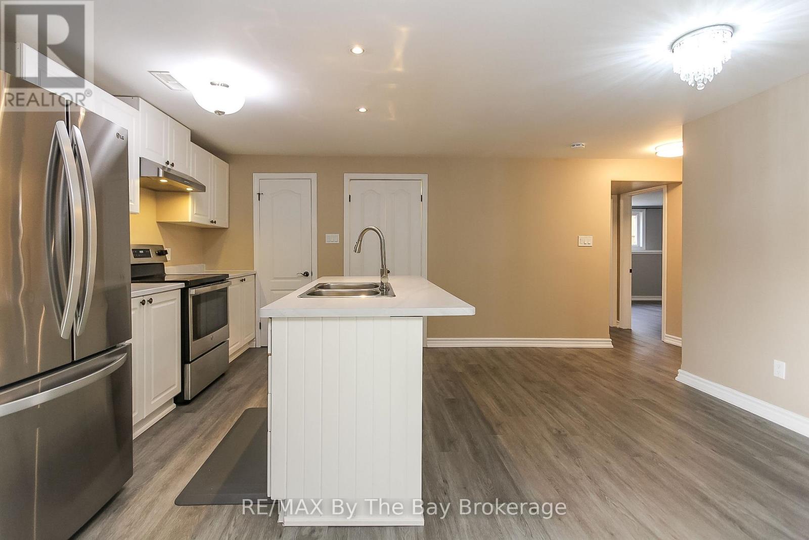 99 Lily Drive, Wasaga Beach, Ontario  L9Z 2Z2 - Photo 44 - S12938126