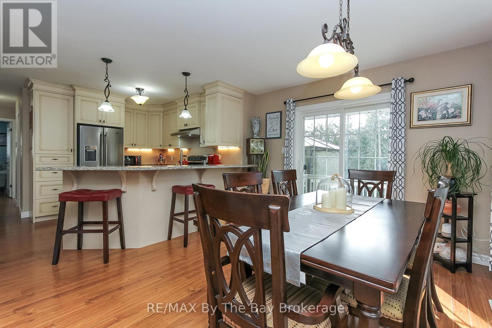 99 Lily Drive, Wasaga Beach, Ontario  L9Z 2Z2 - Photo 6 - S12938126