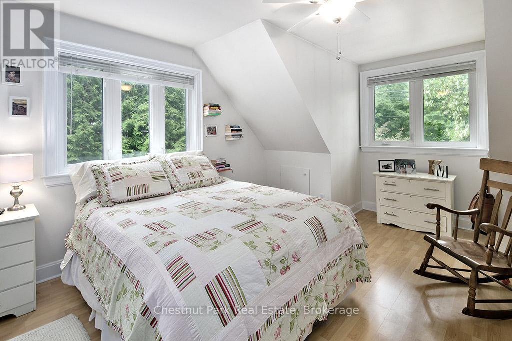 114 Clark Street, Blue Mountains, Ontario  N0H 1J0 - Photo 22 - X12938276