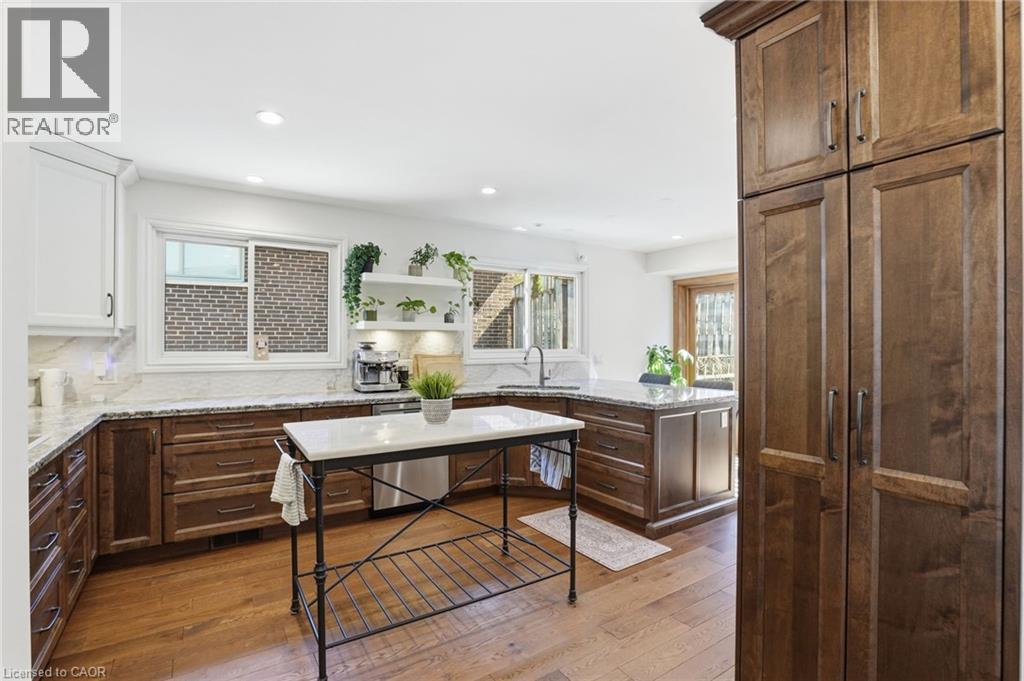 84 Pleasant Avenue, Dundas, Ontario  L9H 3T4 - Photo 13 - 40816330