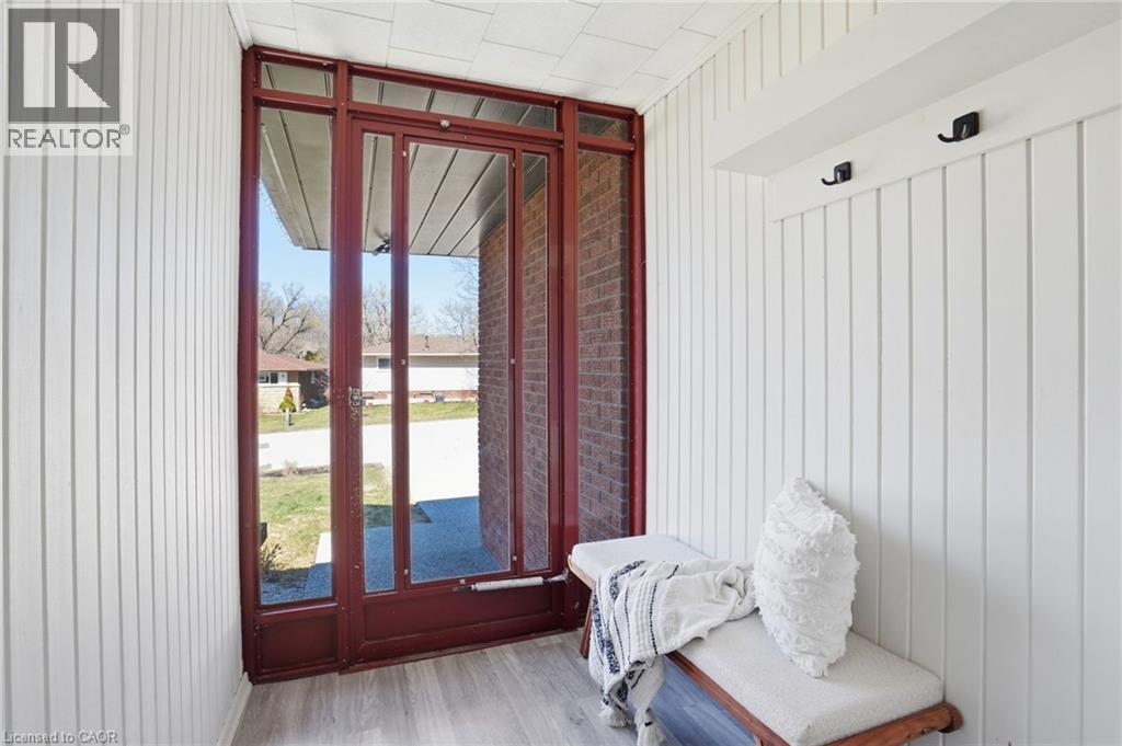 84 Pleasant Avenue, Dundas, Ontario  L9H 3T4 - Photo 4 - 40816330