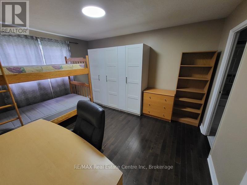 9 Sanderson Drive, Guelph, Ontario  N1H 6T7 - Photo 11 - X12940300