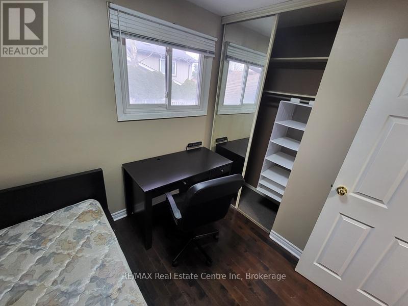 9 Sanderson Drive, Guelph, Ontario  N1H 6T7 - Photo 12 - X12940300