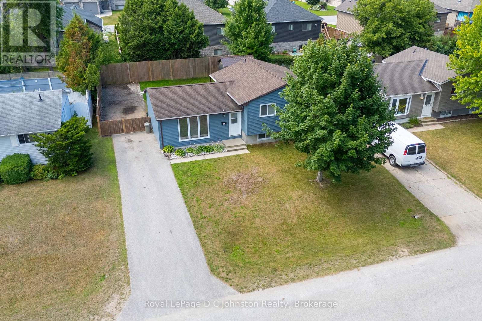 372 Provincial Street, Saugeen Shores, Ontario  N0H 2C1 - Photo 2 - X12940472
