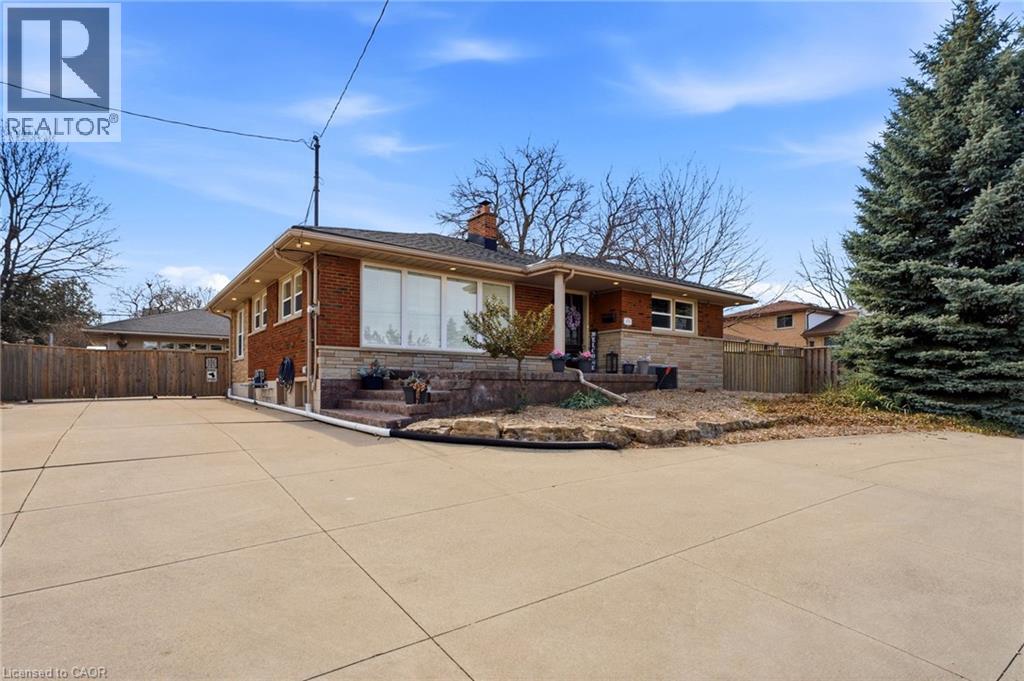 473 Mohawk Road W, Hamilton, Ontario  L9C 1X3 - Photo 2 - 40816495