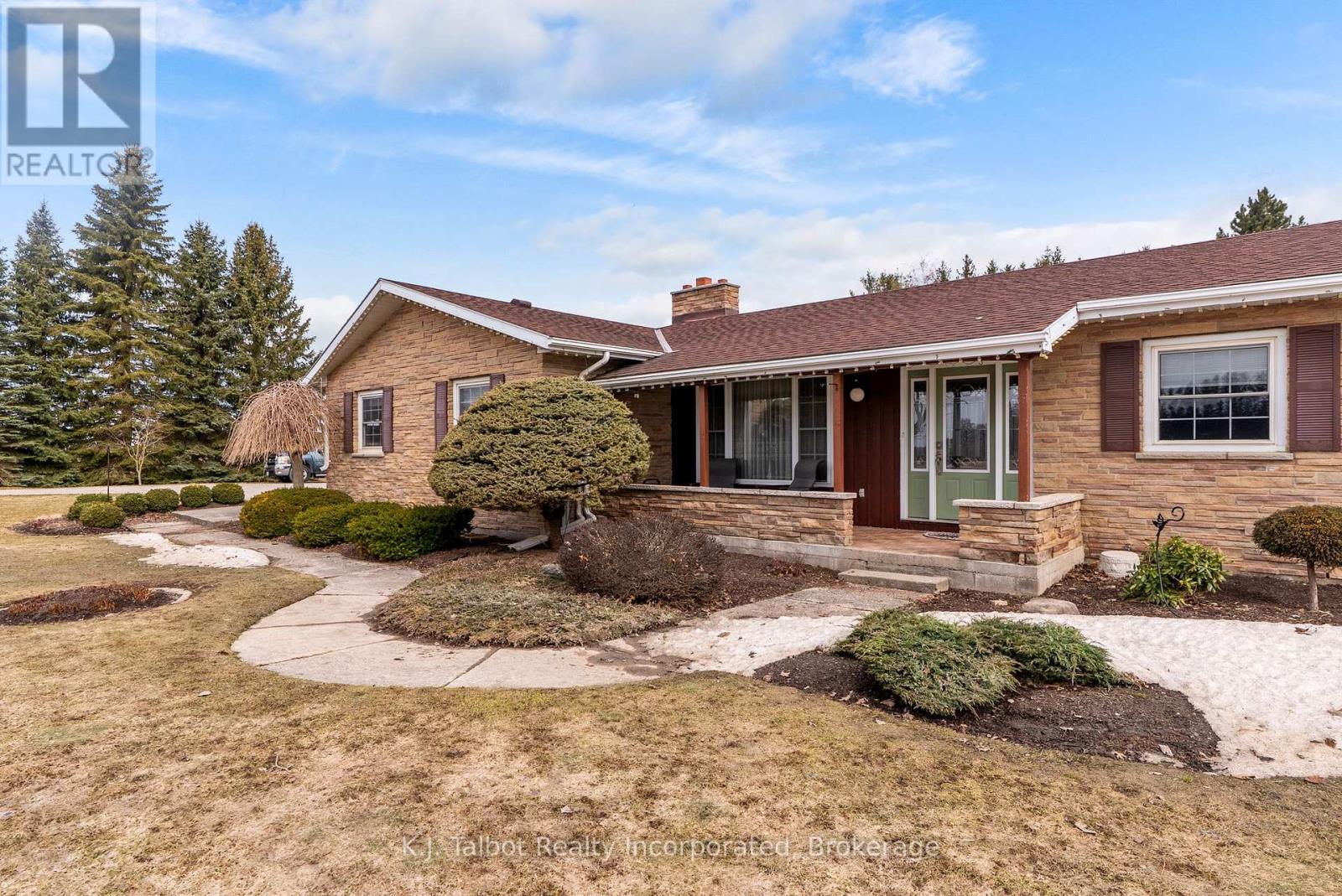 41342 Walton Road, Morris Turnberry, Ontario  N0K 1Z0 - Photo 2 - X12941224