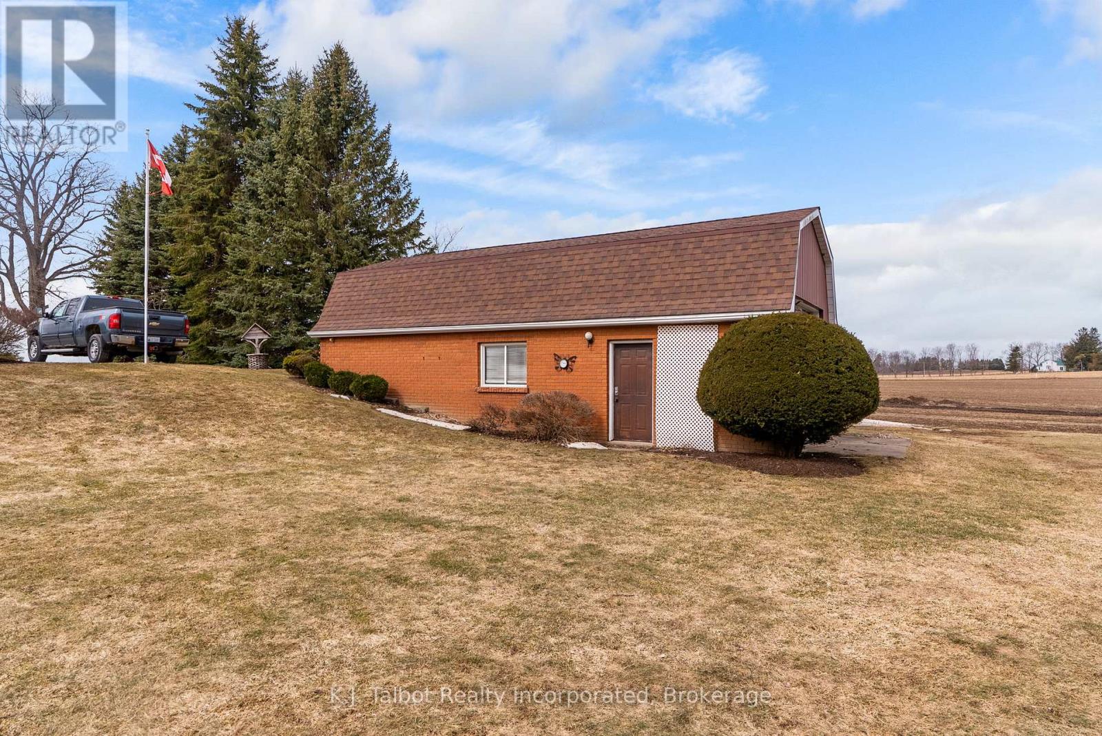 41342 Walton Road, Morris Turnberry, Ontario  N0K 1Z0 - Photo 5 - X12941224