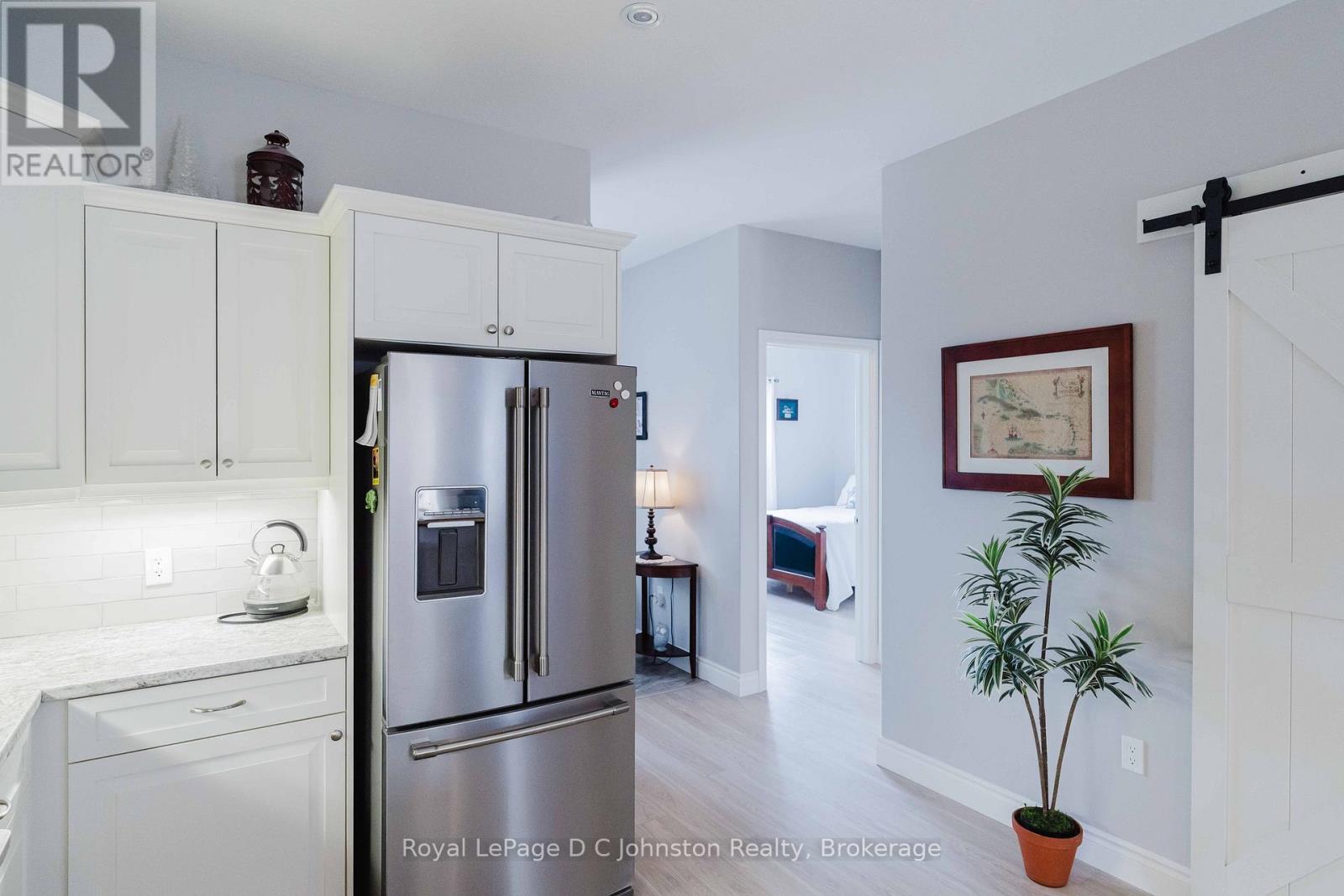 1062 Waterloo Street, Saugeen Shores, Ontario  N0H 2C3 - Photo 14 - X12941452