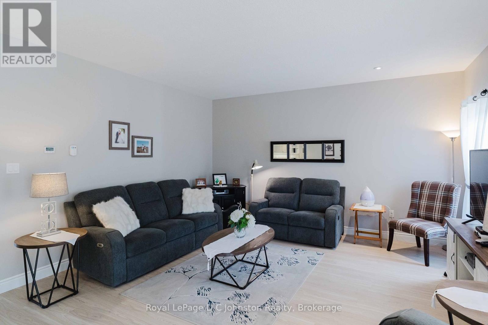 1062 Waterloo Street, Saugeen Shores, Ontario  N0H 2C3 - Photo 17 - X12941452