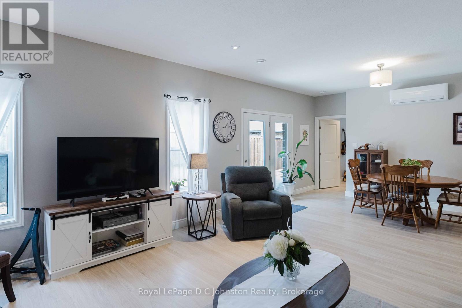 1062 Waterloo Street, Saugeen Shores, Ontario  N0H 2C3 - Photo 18 - X12941452