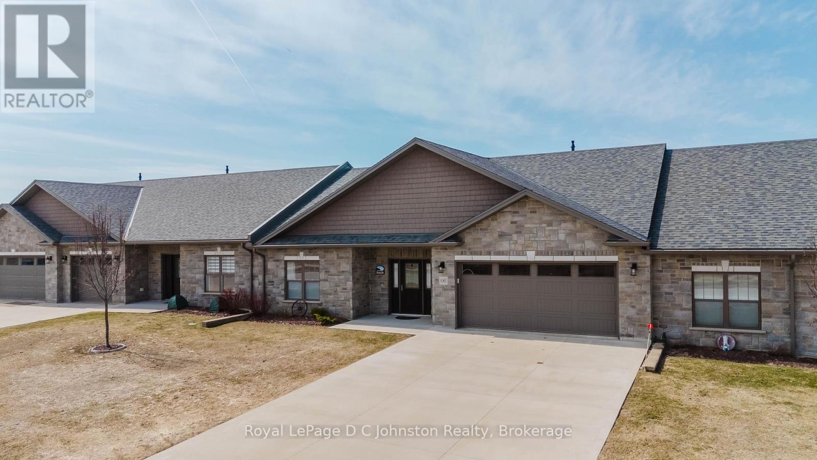 1062 Waterloo Street, Saugeen Shores, Ontario  N0H 2C3 - Photo 2 - X12941452