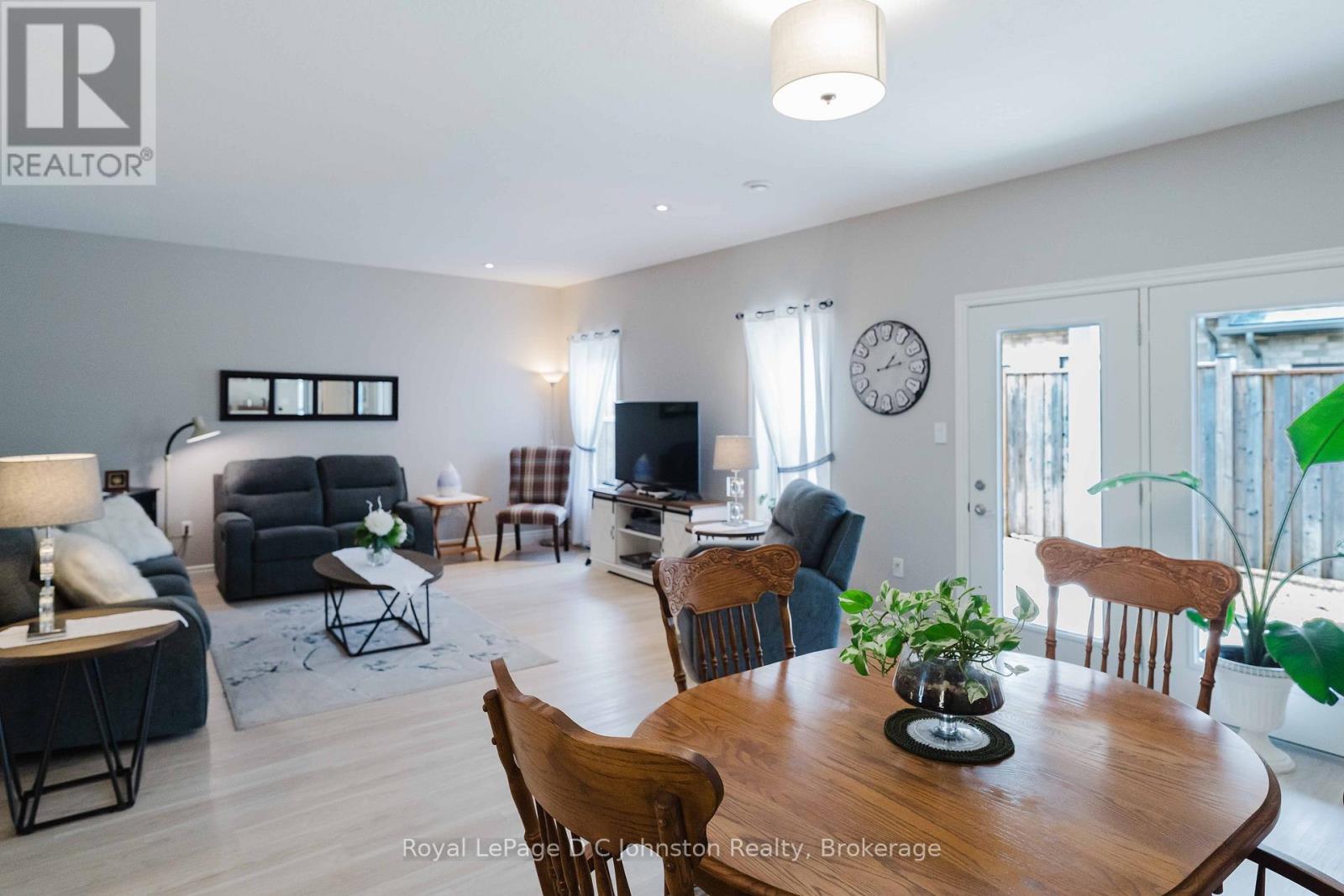 1062 Waterloo Street, Saugeen Shores, Ontario  N0H 2C3 - Photo 20 - X12941452