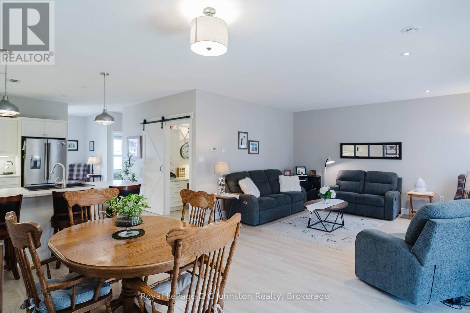 1062 Waterloo Street, Saugeen Shores, Ontario  N0H 2C3 - Photo 21 - X12941452