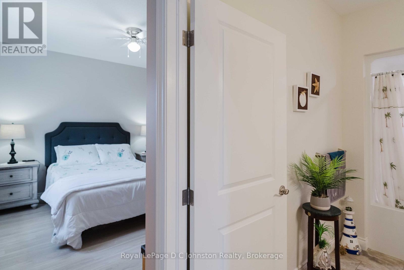 1062 Waterloo Street, Saugeen Shores, Ontario  N0H 2C3 - Photo 22 - X12941452