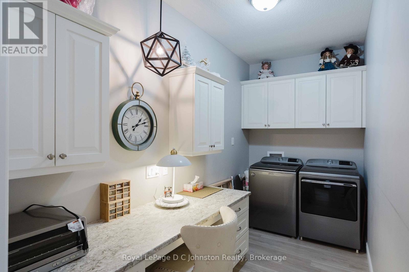 1062 Waterloo Street, Saugeen Shores, Ontario  N0H 2C3 - Photo 9 - X12941452