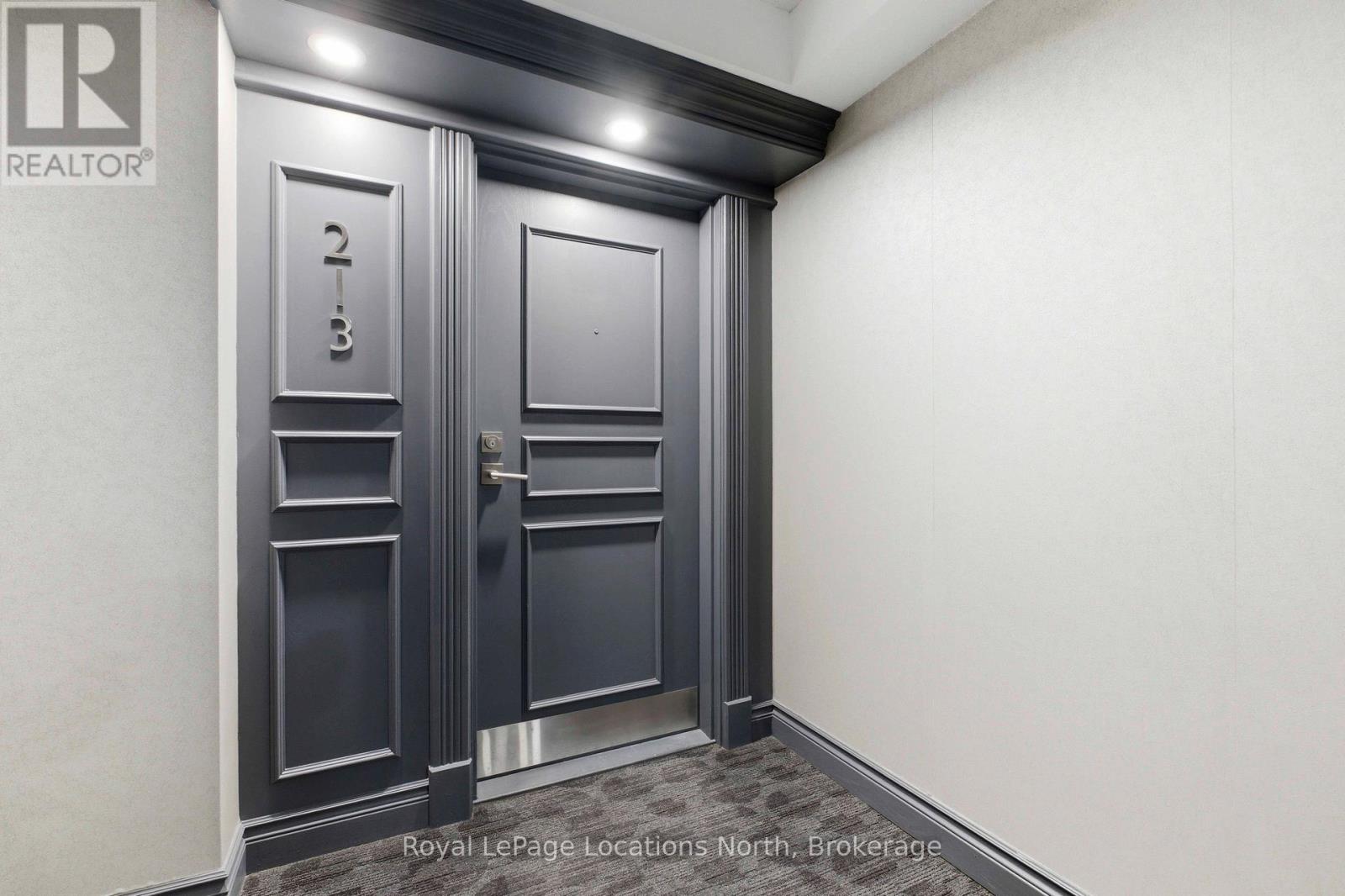 213 - 4 Briar Hill Heights, New Tecumseth, Ontario  L9R 1Z7 - Photo 2 - N12941546