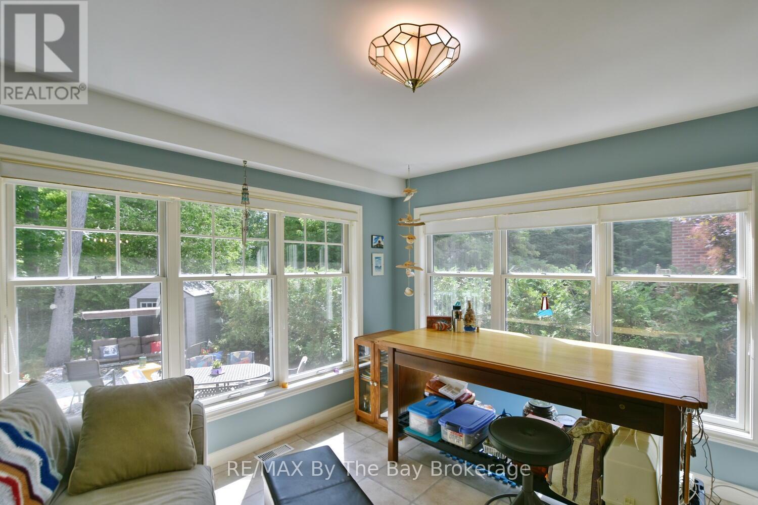 1327 River Road E, Wasaga Beach, Ontario  L9Z 2R7 - Photo 19 - S12941550