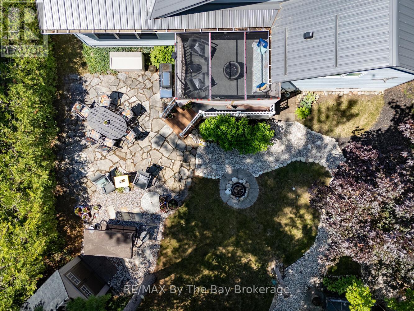 1327 River Road E, Wasaga Beach, Ontario  L9Z 2R7 - Photo 36 - S12941550