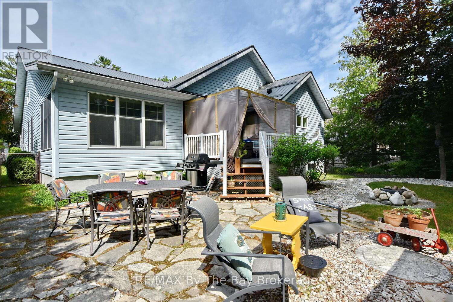 1327 River Road E, Wasaga Beach, Ontario  L9Z 2R7 - Photo 37 - S12941550