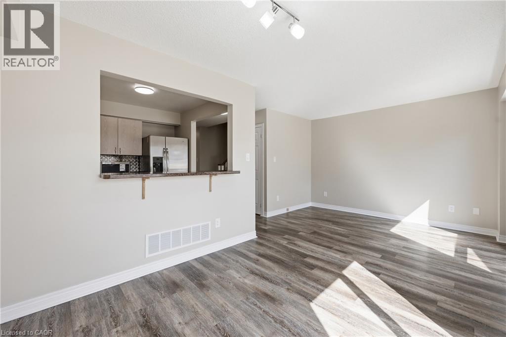 2a Courtland Drive, Brantford, Ontario  N3R 7V8 - Photo 11 - 40816714